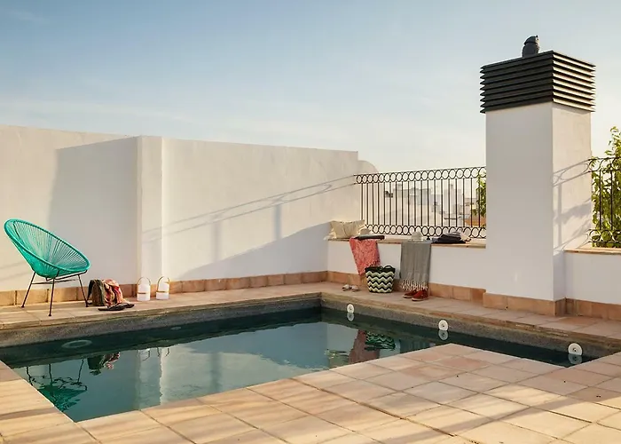 Feria Pool & Luxury